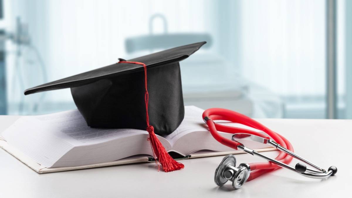 Is Studying MBBS Abroad in Worth It? Disadvantages You Should Know